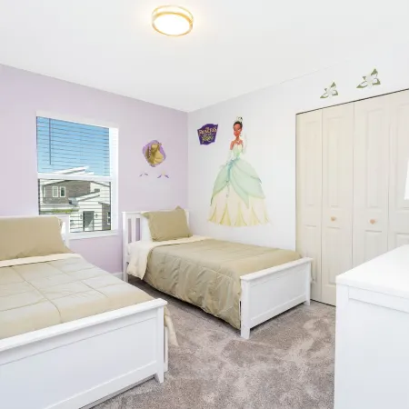 Gorgeous 5 Bd w/ Pool Close to Disney @ Champions Gate 948
