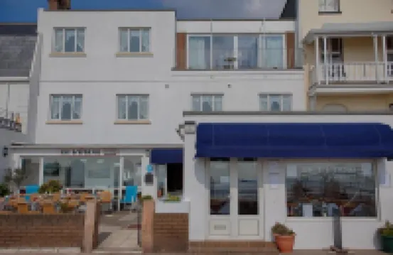 De l'Etang Hotels in 