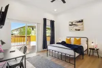 Sleek 4br/3ba Urban Living w/ Downtown Views!