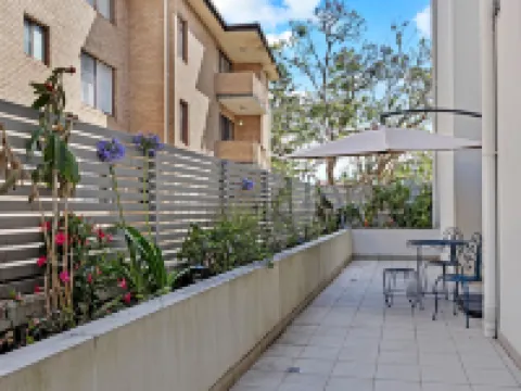 Kozyguru | Ryde | Cosy 2Bed Apt With Private Yard Hotels in Ryde