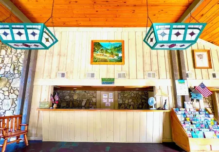 Newfound Lodge on the river Отели рядом с достопримечательностью «Cherokee NC»