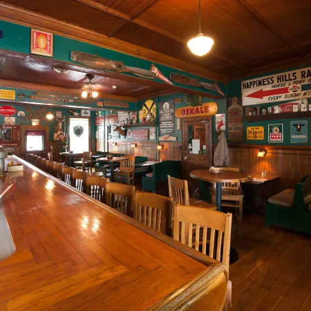 Rogues' Harbor Inn