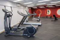 Ramada by Wyndham Getafe - gimnasio