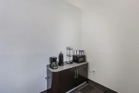 德克薩斯貝德福德 - 沃思堡 6 號汽車旅館