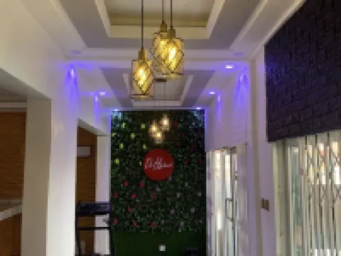 Da Highest Lounge Bar & Restaurant Hotels in Kasoa