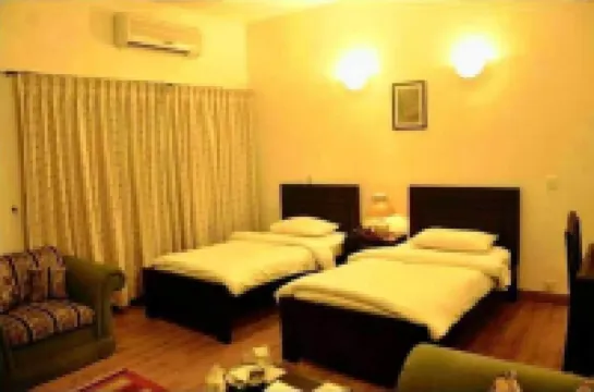 New Hotel Couple in Karachi