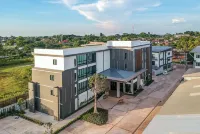 One Sakon Nakhon Hotel Các khách sạn gần Wat Choeng Doi Theppharat