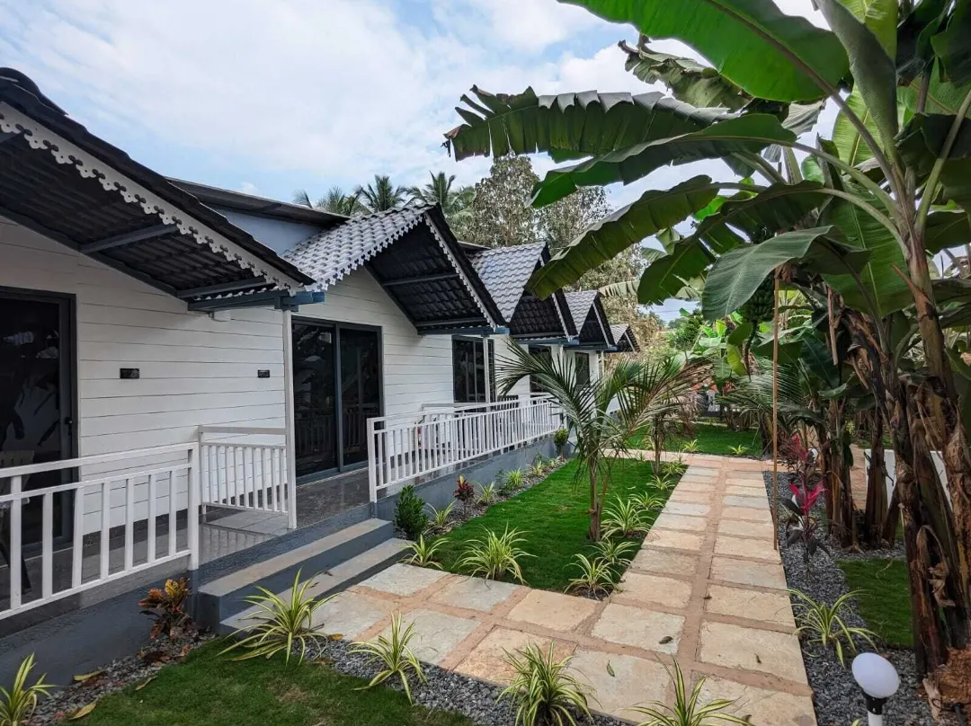 White Tree Resort - Goa