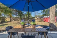 Serenity Retreat: Charming Home Near Attractions! 3 Bedroom Home by RedAwning