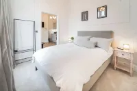 2 the Quadrant Luxury Apartments - Hoylake