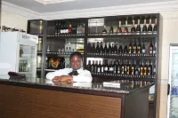 New Point Hotel and Suites - Quầy bar