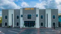 DavMich Hotel Hoteles en Asaba
