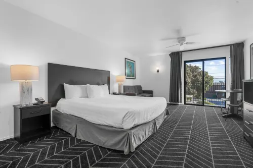 Masterpiece Hotel - balcony