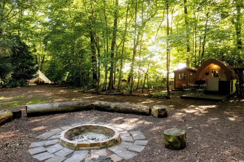 Hollington Park Glamping Hotels in Kintbury