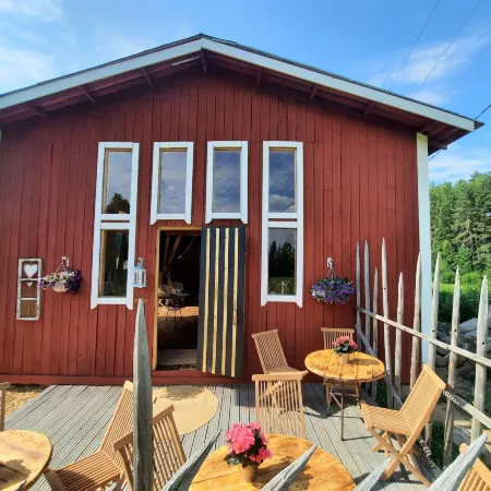 Nordic Island Hideout Glamping Resort