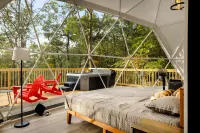 Mountain View Retreat - Soaking Tub, Spa, Scenic Deck Hotels in Hampshire County