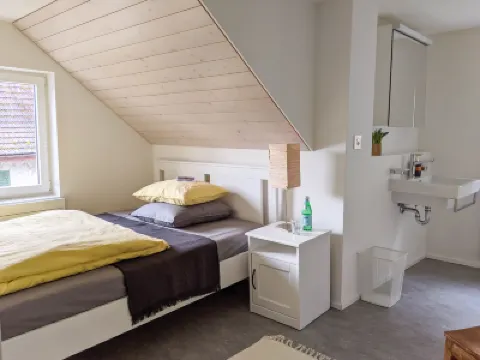 Budget Rooms Pilatus - Alpnachstad Hotels in 