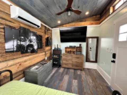 Premier, modern, fully renovated, Beach home...stroll to the beach in 3 minutes!