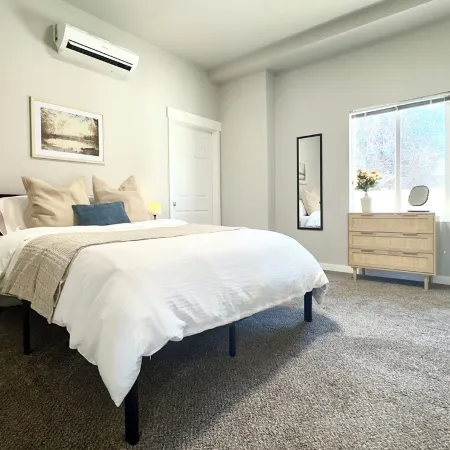 Quiet 2Br Condo Near Downtown