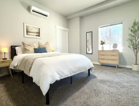 Quiet 2Br Condo Near Downtown