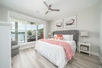 Luxe 8BR Lakefront Home, Private Pool, Hot Tub, Gameroom, Putting Green, Firepit - 5-نجوم