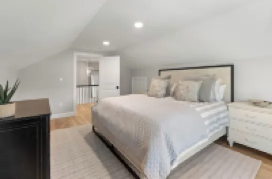 2 Bed, 1.5 Bath Stunning Apartment, Central Andover Location