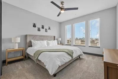 Stylish 2BR Near Sylvan Park Music City Views! Hotel in zona Bellevue Recreation Center