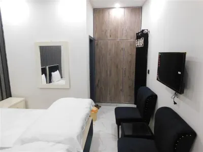 Kings Hotel Hoteller i Johar Town