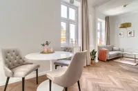 Margi Aura Lux Large and Very Glam Studio