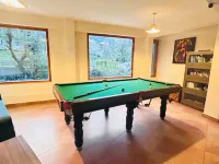 Hotel Rising Star with Garden with Private Parking Near to Mall Road โรงแรมในมานาลี