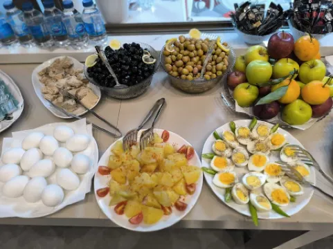 Zenia Hotel Отели рядом с достопримечательностью «Бухта больших камней»