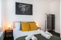 2 Bedroom Apartment-Free Parking Hotels in Wishaw