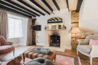 Hicks House - Beautiful Cottage in Leysbourne! Hotels in Chipping Campden