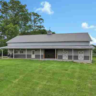Spacious Getaway for 22 w/ Pool, Hot Tub & Huge Game Room – Perfect for Groups! Hotel Exterior