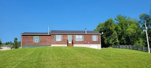 Charming 3-bedroom cabin in Amish country near Shreve Ohio,great birding area!