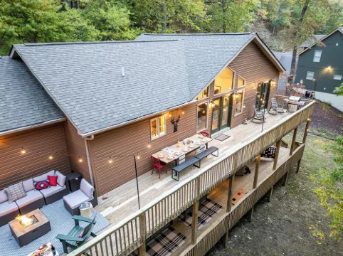 7BR Designer Home w/ Hot Tub, Game Room