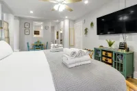 The Palms of Tampa - Private Courtyard