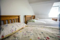 2-bed Apartment, Sleeps 6, 8-min Walk to Centre Hotels in 