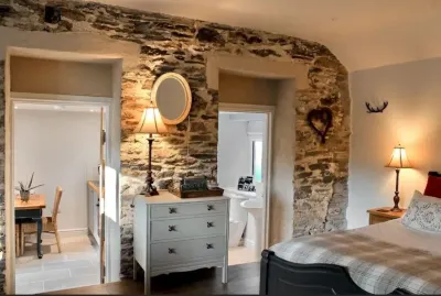 A beautiful luxury apartment 2.5 miles from Fowey - Dog friendly. Tregrehan Garden附近的飯店