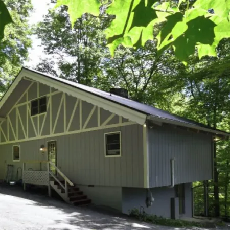 Marvelous 3-bedroom house with WiFi and EV Charger in Beech Mountain
