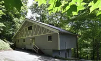 Marvelous 3-bedroom house with WiFi and EV Charger in Beech Mountain