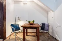 TAZACORTE PUERTO - STUDIO - DIRECTLY ON THE BEACH Hotels in Tazacorte