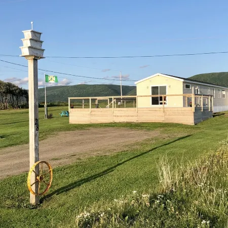 Seaside Nest on Private Waterfront