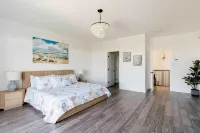 Spacious modern cottage with incredible views in the Bruce Peninsula