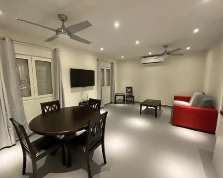 Dream Maho. Right on the Maho Village strip. Casino, Beach, Airport, Restaurants Hotéis em Lowlands