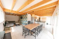 Charming 10-person gîte with SPA, 700 metres from the beach! Hotel a Porspoder