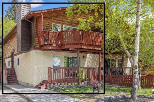 4BR 2000sqft Chalet by DT: 15mins to Banff,  Epic MTN Views, 2-min Walk to Shops