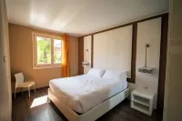 Acqua Resorts