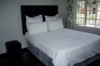 New 3 bed house , open plan kitchen / Lounge.. Sleeps 6. Borehole water, solar Hotels near Hatfield Shopping Center