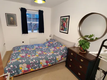 YARM centre apartment with free parking.